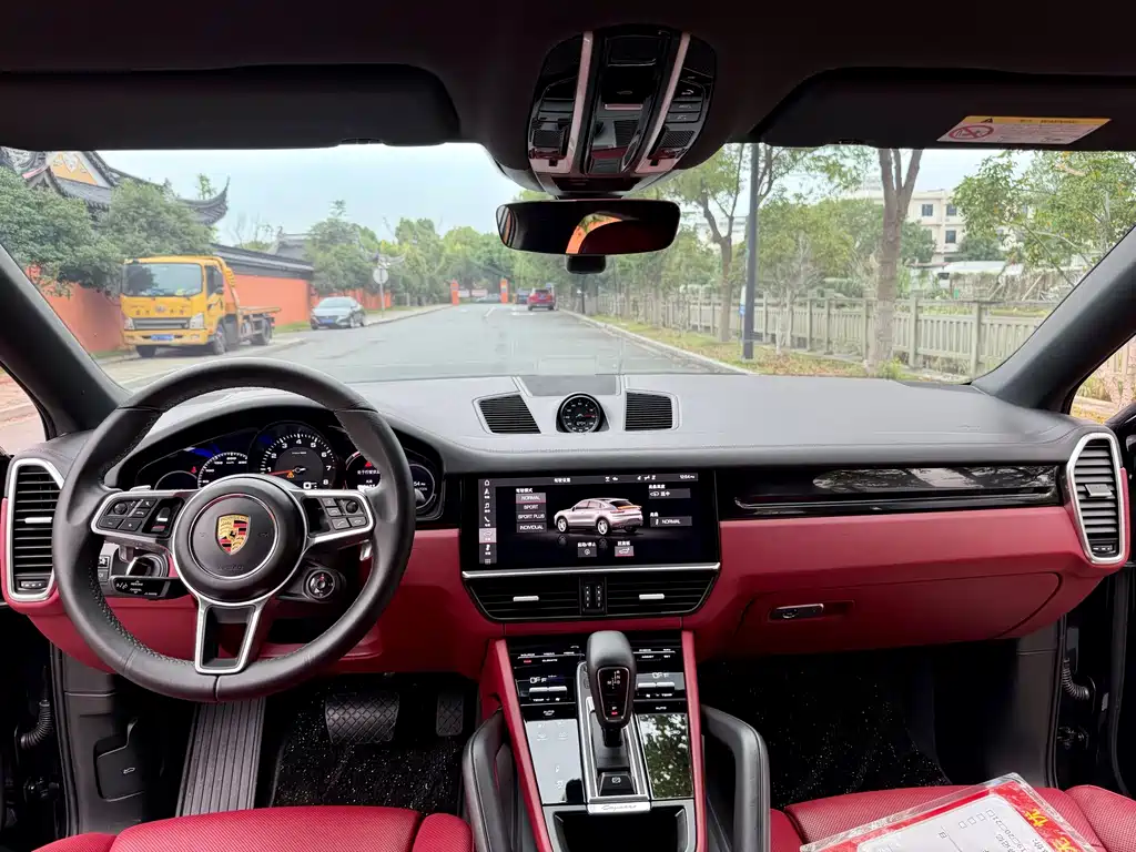 Porsche Cayenne — миниатюра 11