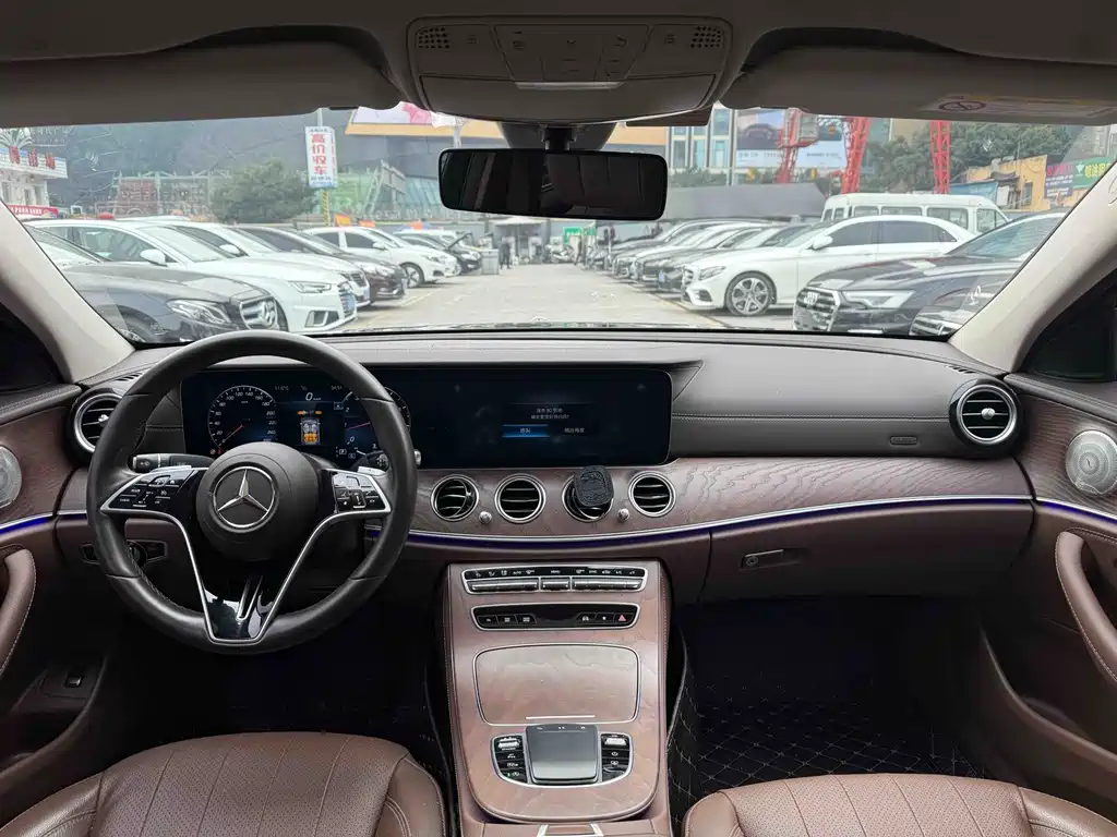 MERCEDES-BENZ E CLASS