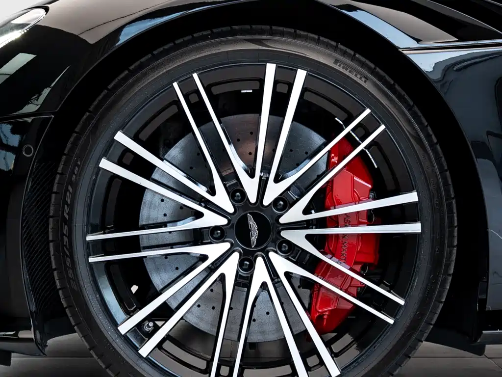 Aston Martin DBS 2022 DBS Superleggera V12 Coupe