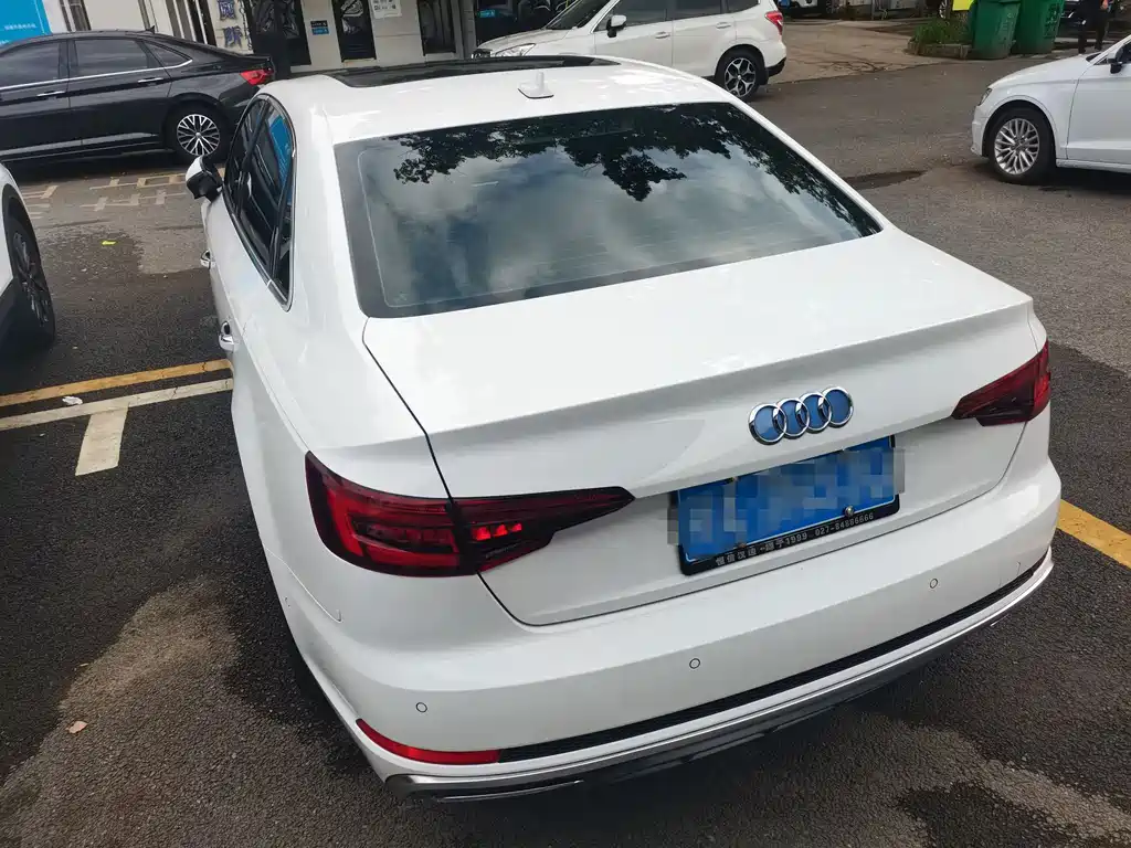 Audi A4L 2019 40 TFSI Fashion VI