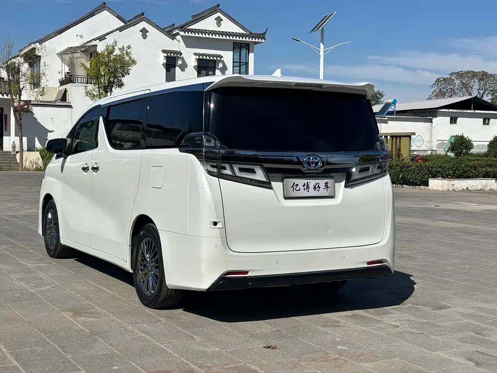 Toyota Vellfire — миниатюра 17