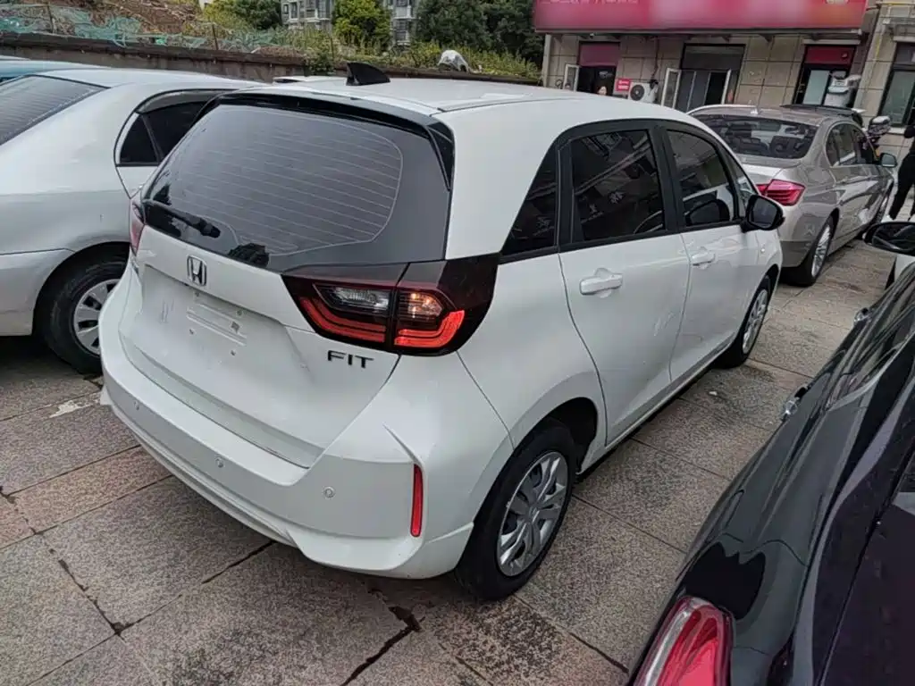 Honda Fit — миниатюра 7