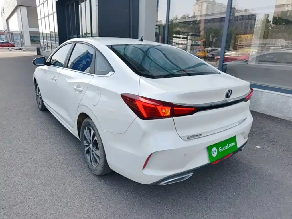 Changan Eado — миниатюра 5