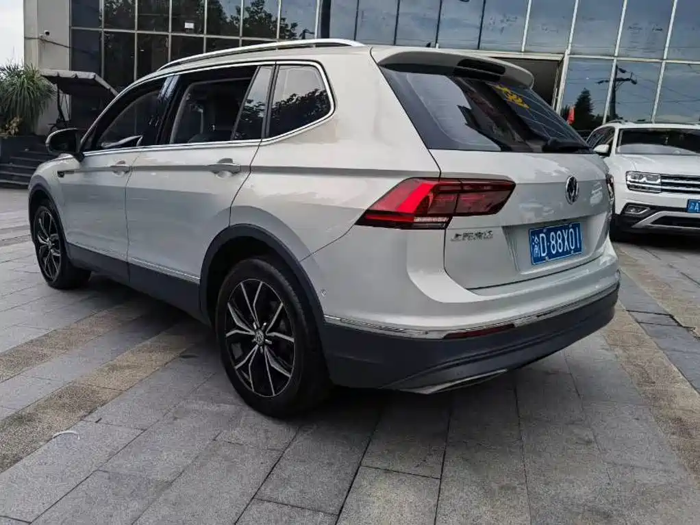 Volkswagen Tiguan L — миниатюра 7