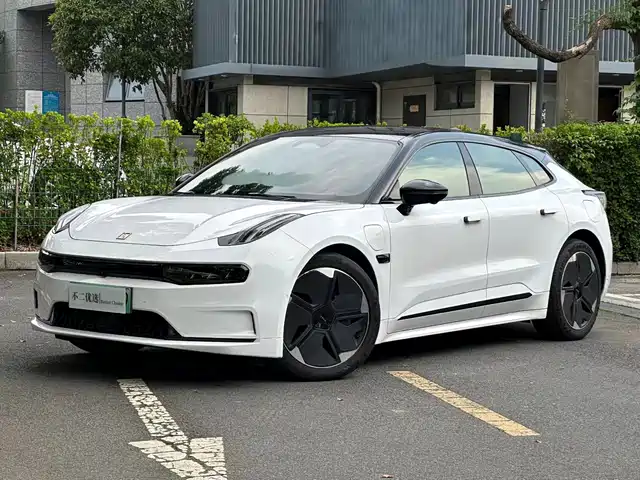 2022 Zeekr 001