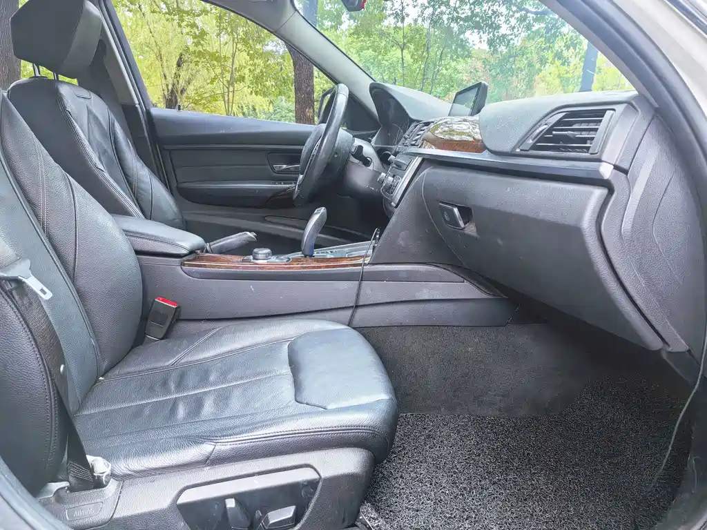 BMW 3 Series — миниатюра 11