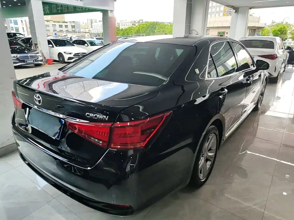 Toyota Crown 2015 2.5L Smart