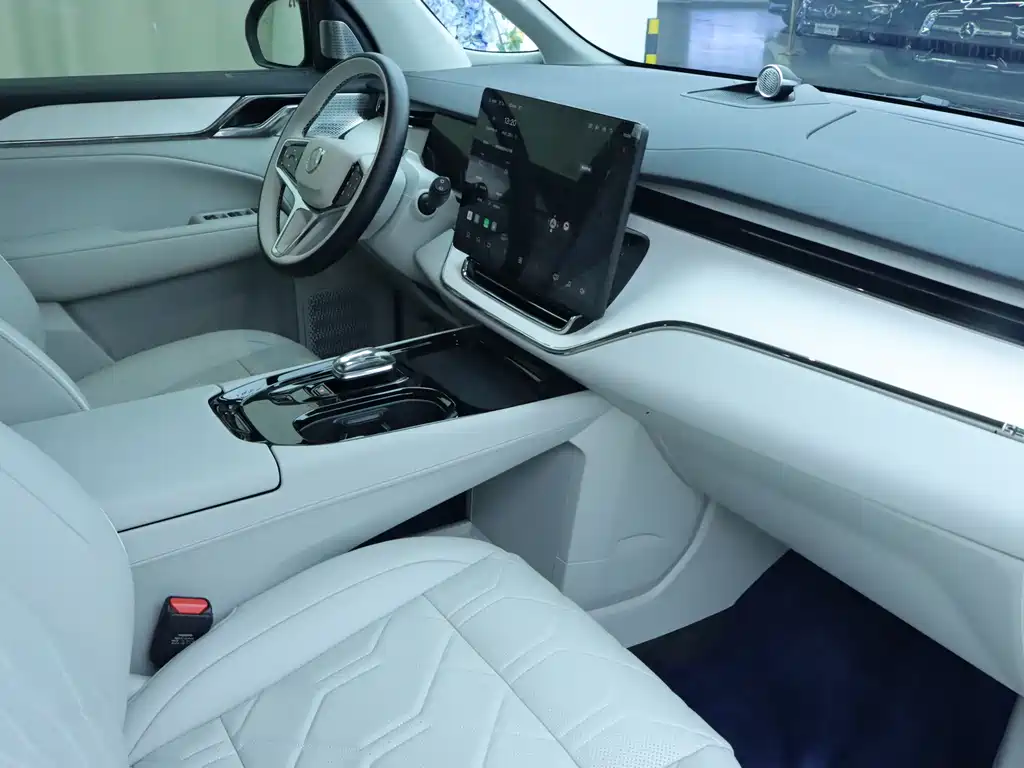 Volvo EM90 — фотографии объявления, Фото 10