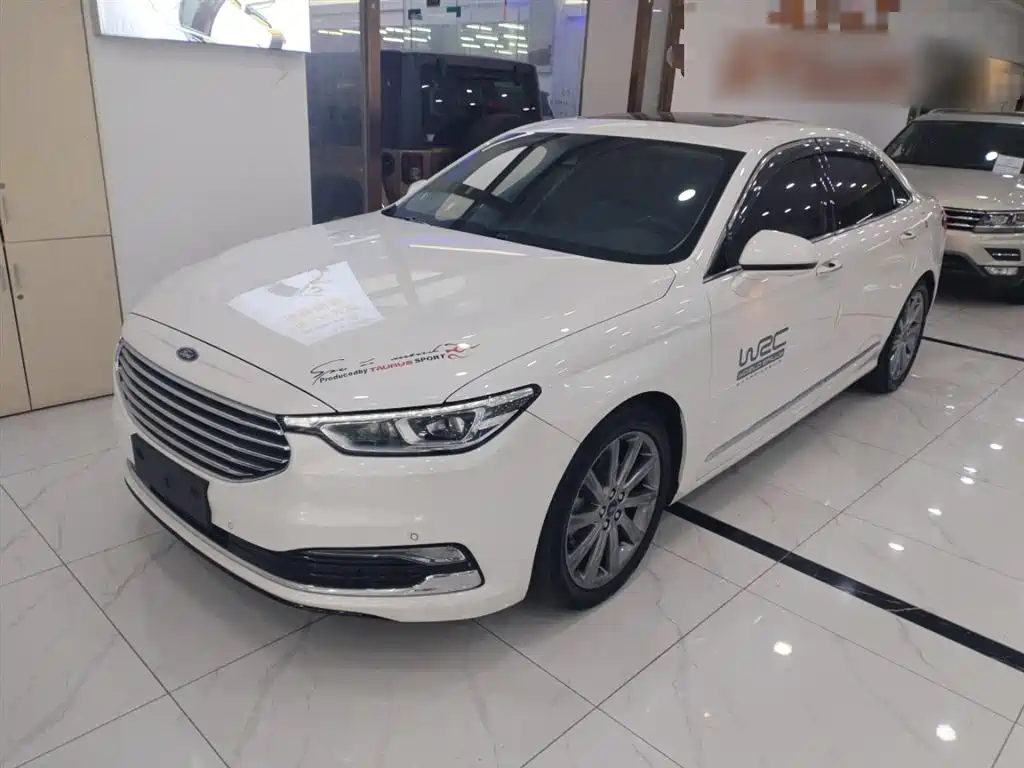 Ford Taurus 2020