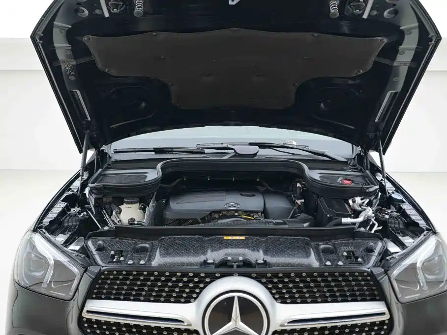 Mercedes-Benz GLE (Import) — миниатюра 6