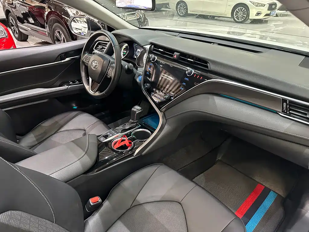 Toyota Camry — миниатюра 14