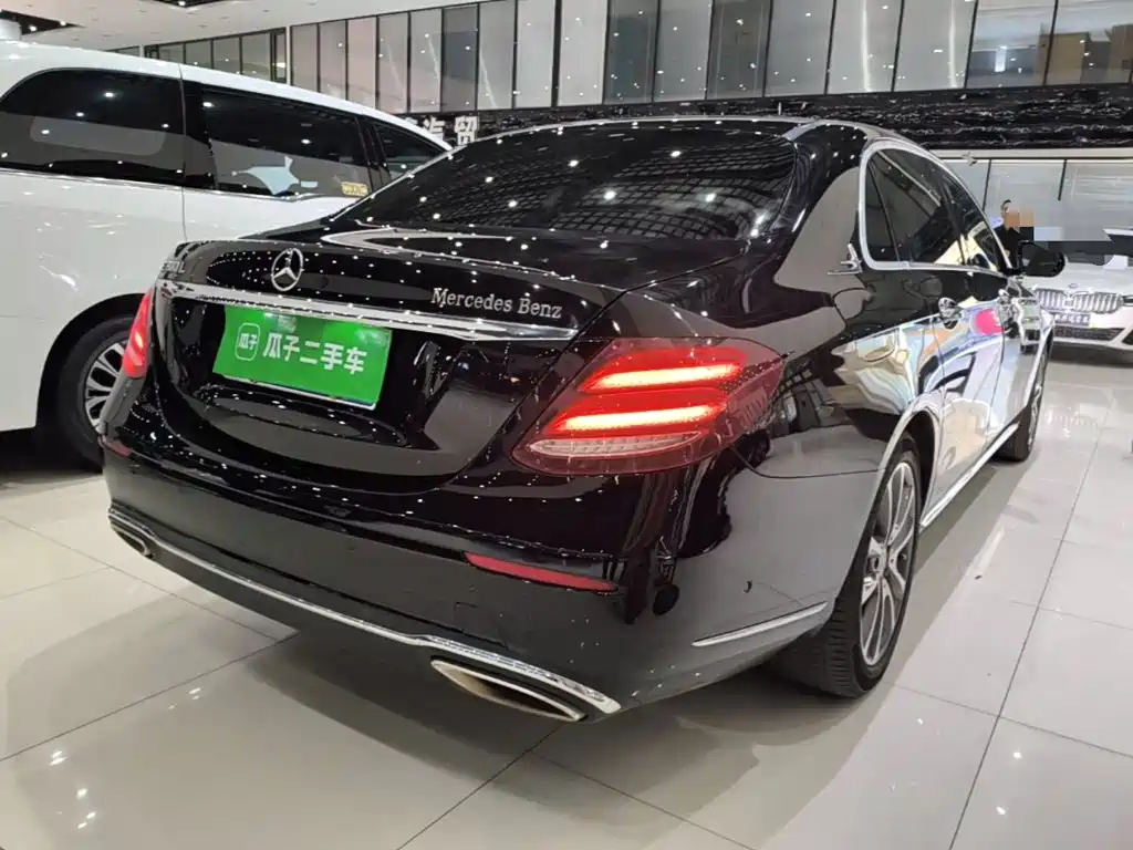 Mercedes-Benz E-Class — миниатюра 7