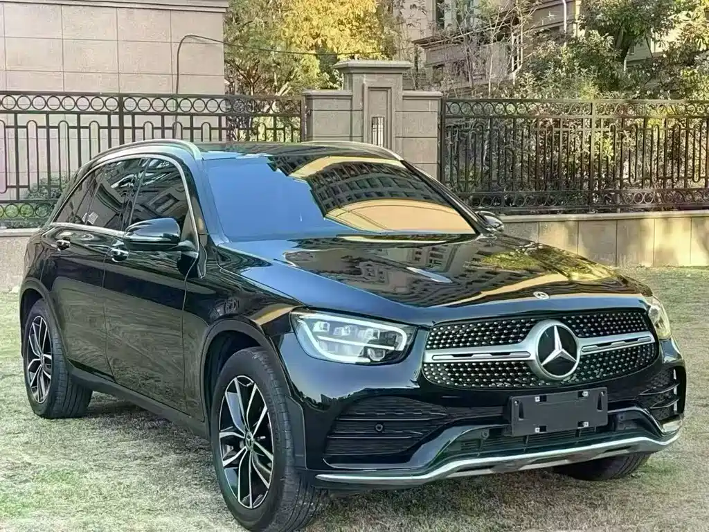 MERCEDES-BENZ GLC