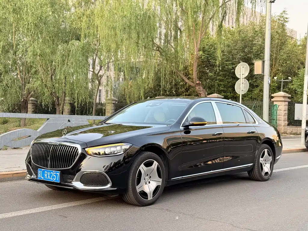 Mercedes-Benz S-Class 2025