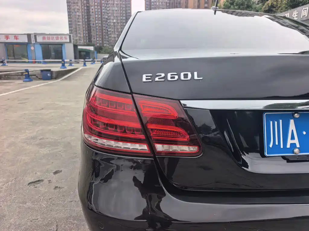 Mercedes-Benz E-Class — миниатюра 8