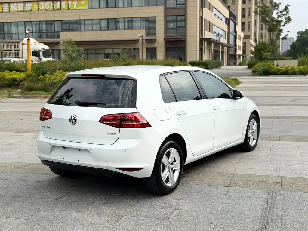 Volkswagen Golf 2016 1.6L AT Comfort