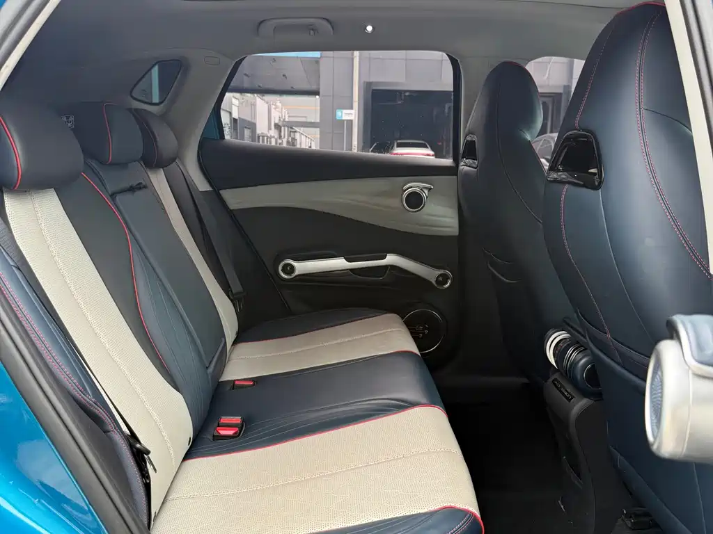 BYD Yuan Plus — миниатюра 8
