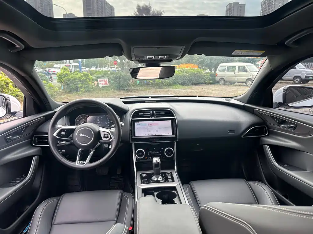 Jaguar XEL — миниатюра 6