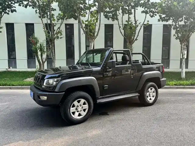 BAIC BJ 40 2014 2.4 L MT — фото 1