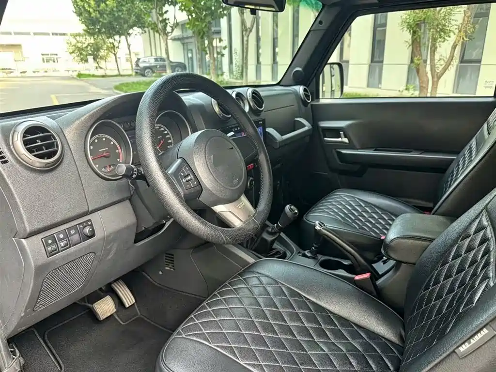 BAIC BJ40 2014 2.4L MT