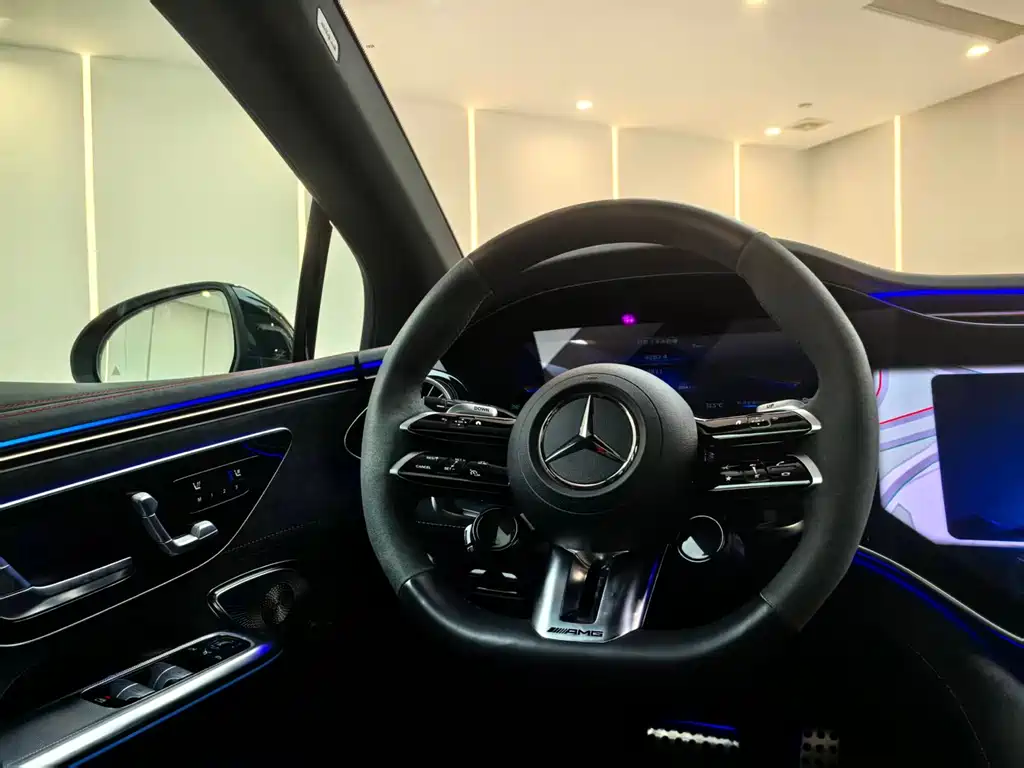 MERCEDES-BENZ EQE AMG