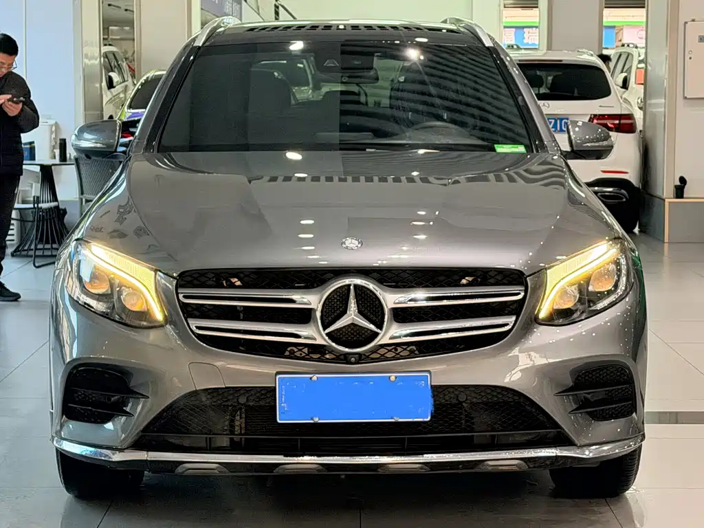 MERCEDES-BENZ GLC