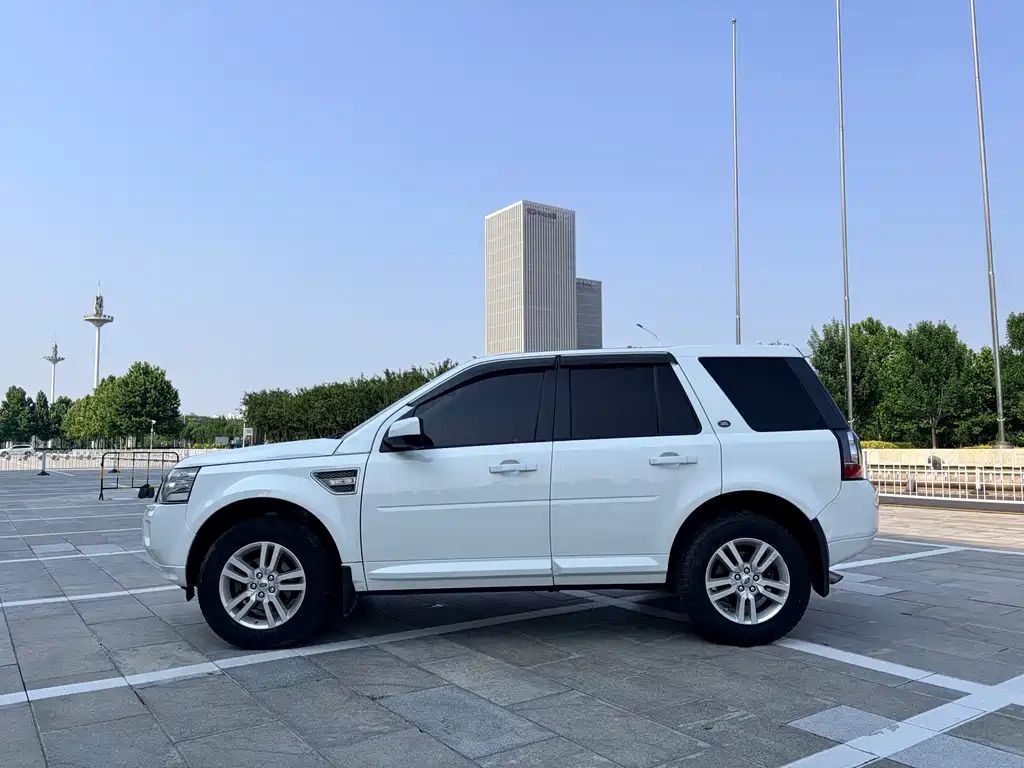 Land Rover 2 013 2.2T SD4 SE