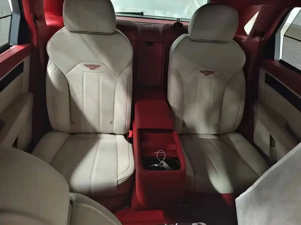 Bentley Bentayga — миниатюра 2