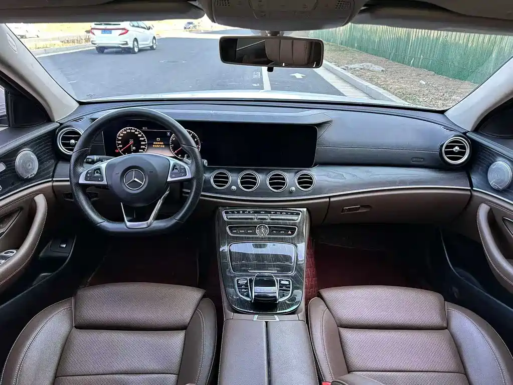 MERCEDES-BENZ E CLASS