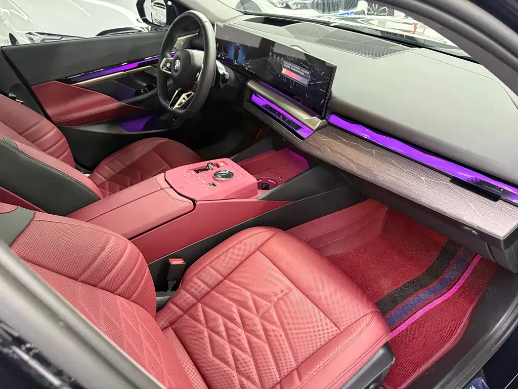 BMW 5 Series — миниатюра 10