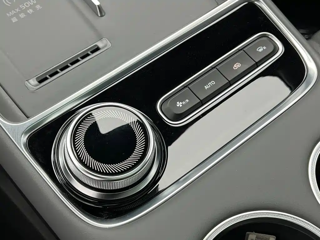 Geely 博越REV — миниатюра 19