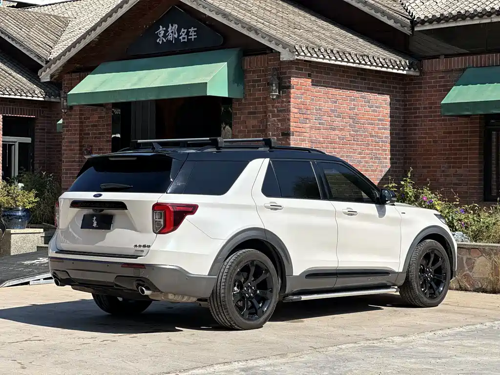 Ford Explorer — миниатюра 6