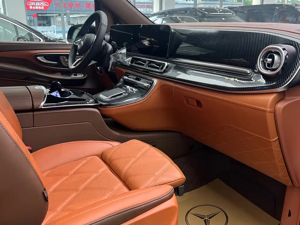 Mercedes-Benz V-Class V 2024 V 300 L Luxury