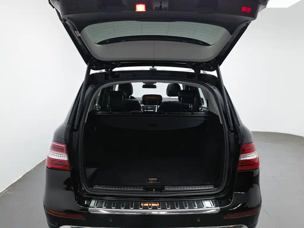 Mercedes-Benz M-Class — миниатюра 16