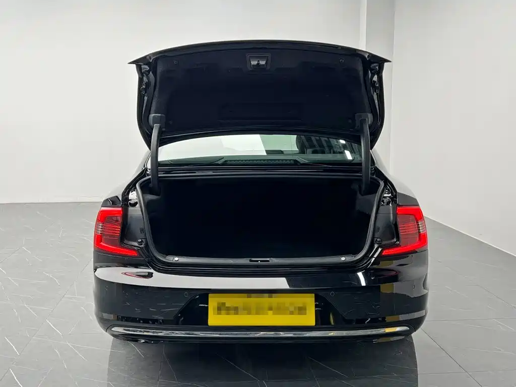 Volvo S90 — миниатюра 9