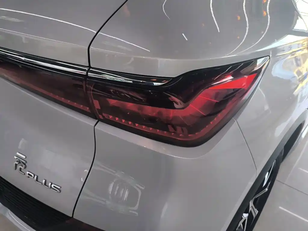 BYD Yuan Plus — миниатюра 8