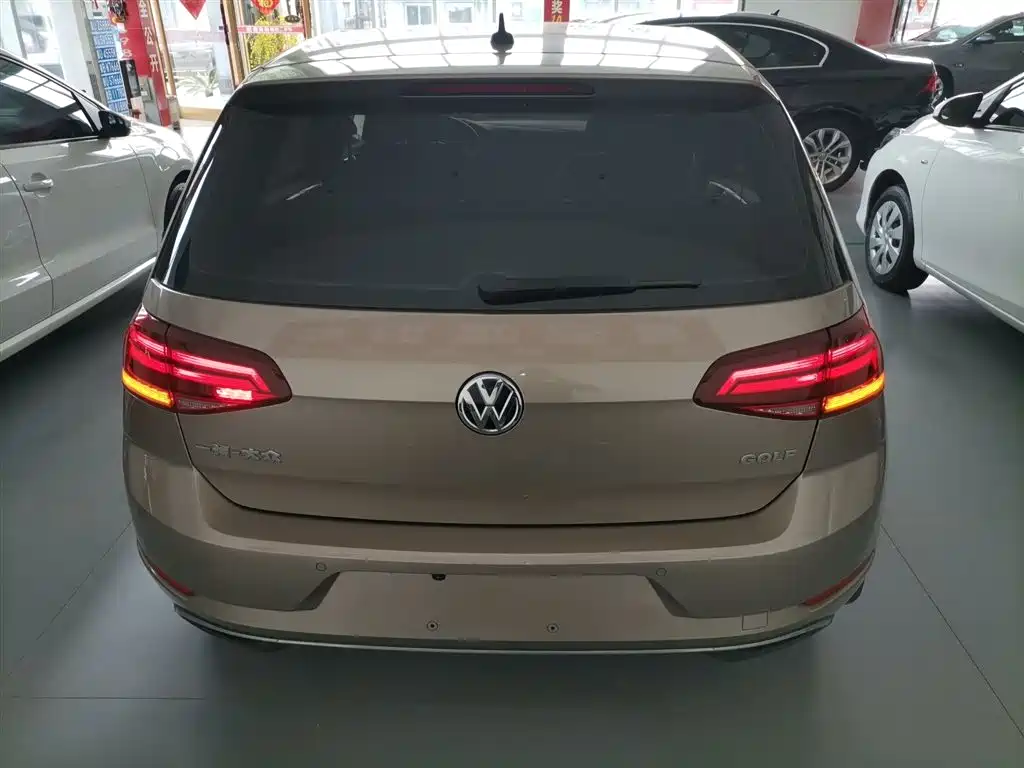 Volkswagen Golf 2019 1.6L AT Comfort V