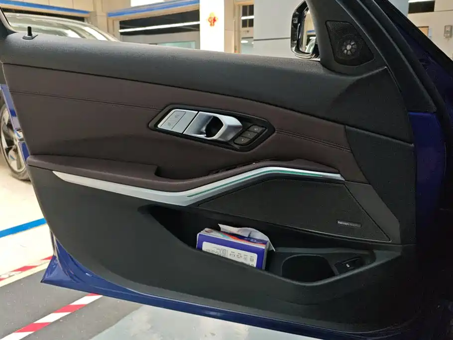 BMW 3 Series — миниатюра 7
