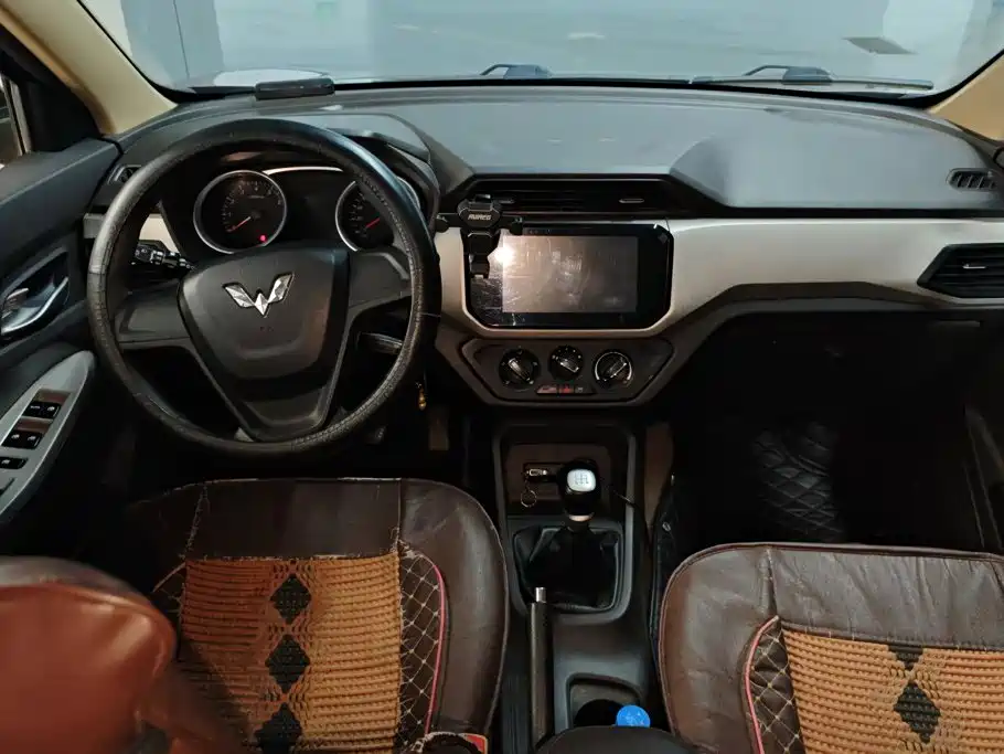 Wuling Hongguang — миниатюра 12