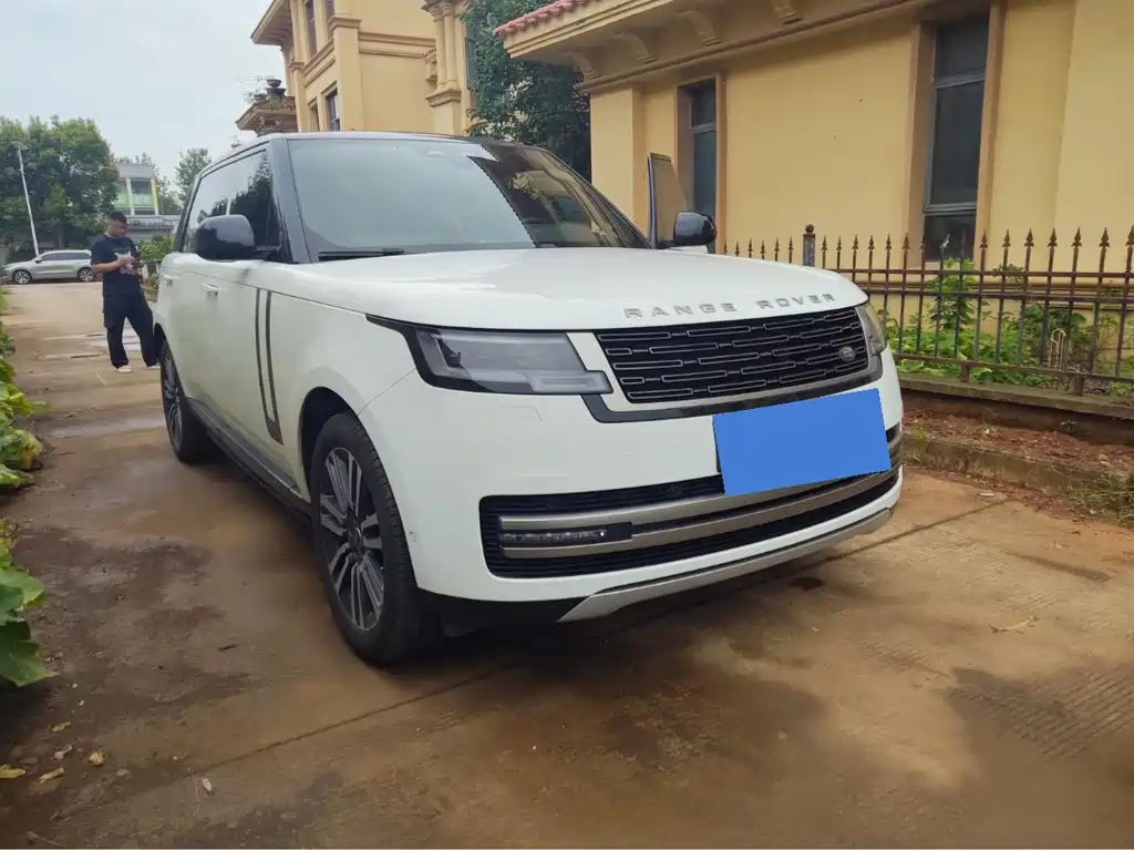 Land Rover Range Rover 2023 3.0 L6 400PS мест Long Wheelbase