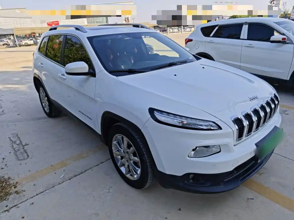 Jeep Cherokee — миниатюра 4