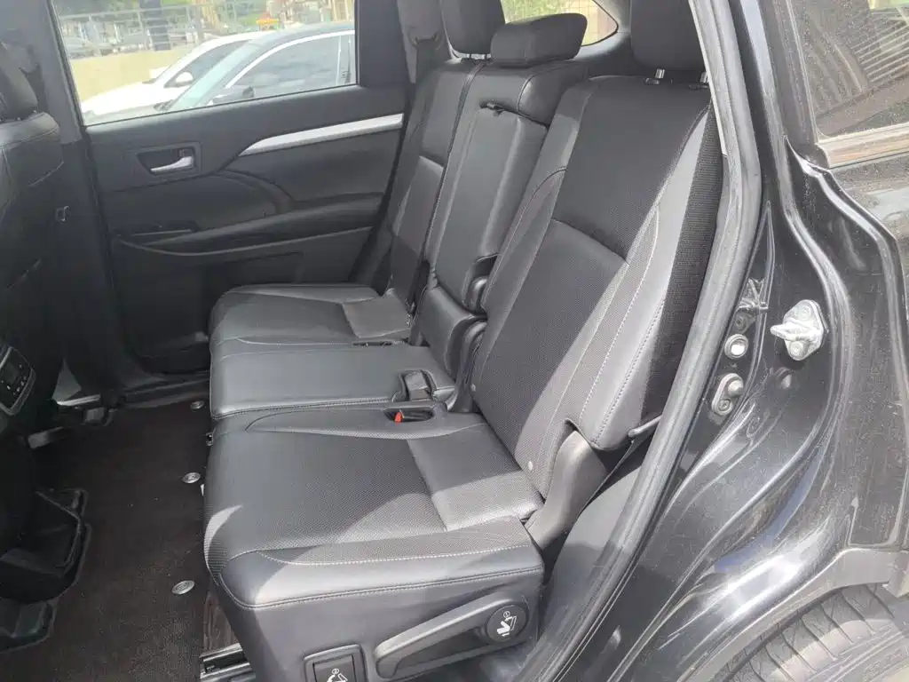 Toyota Highlander — миниатюра 18