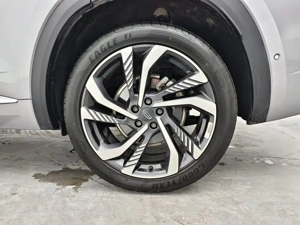 Geely Xingyue L — миниатюра 10