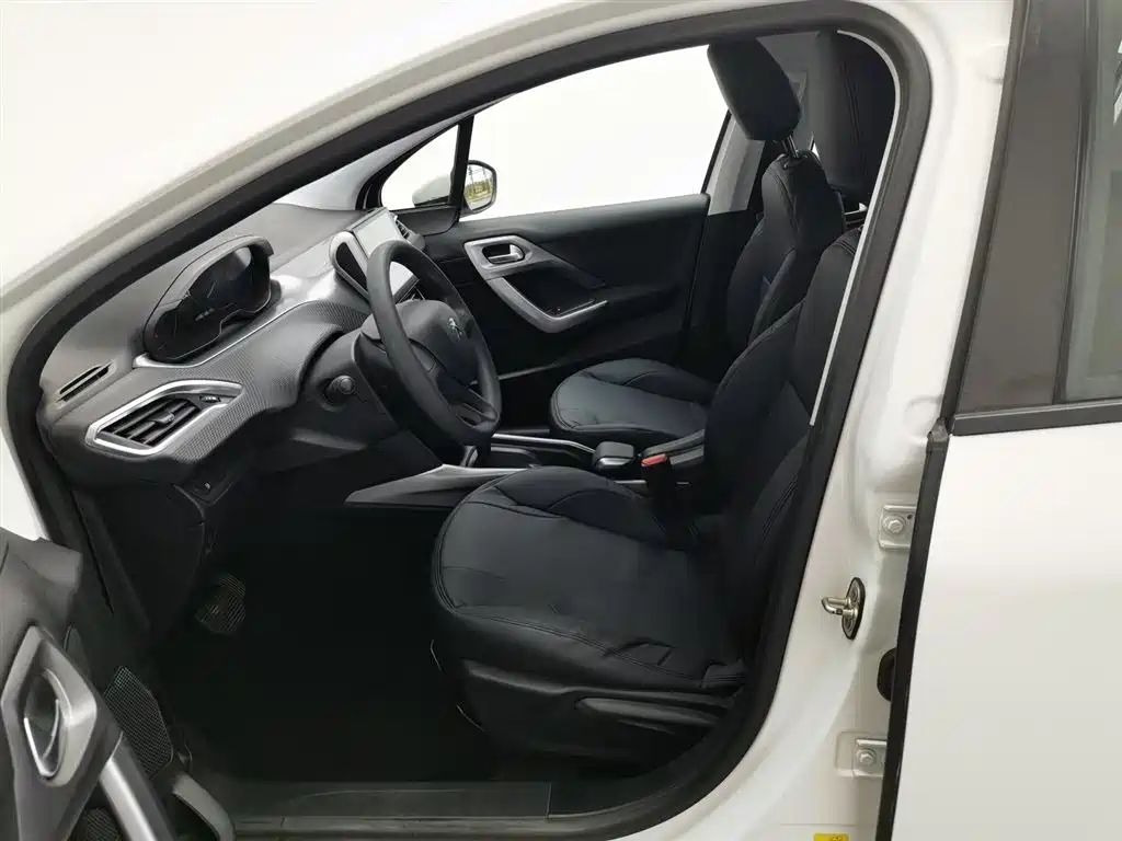 Peugeot 2008 2014 1.6L AT