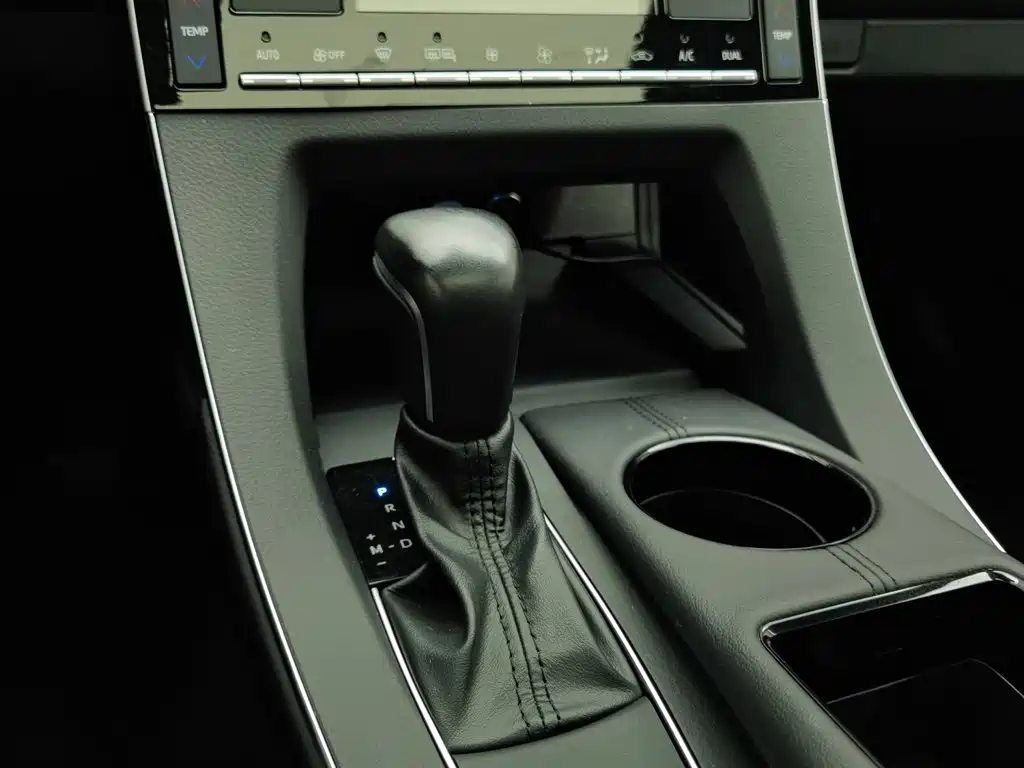 Toyota Avalon — миниатюра 13