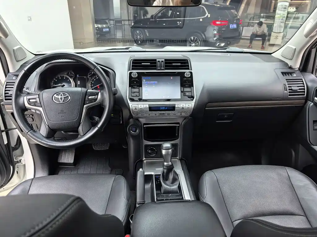 Toyota Prado — миниатюра 10