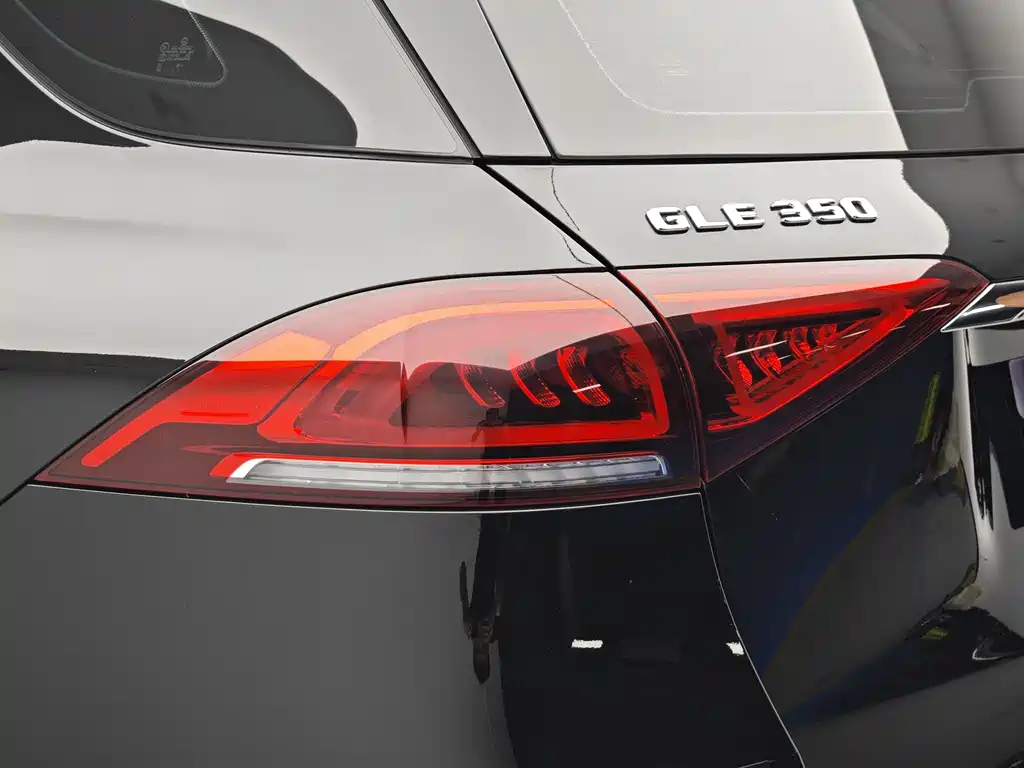 Mercedes-Benz GLE (Import) — миниатюра 18