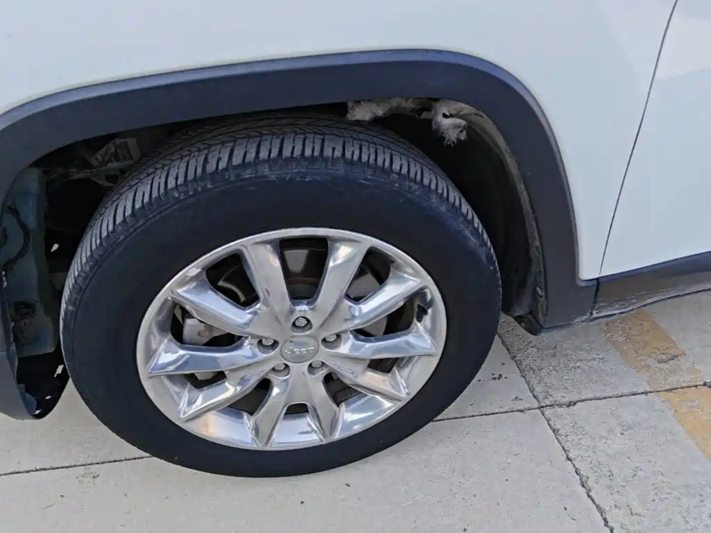 Jeep Cherokee — миниатюра 23