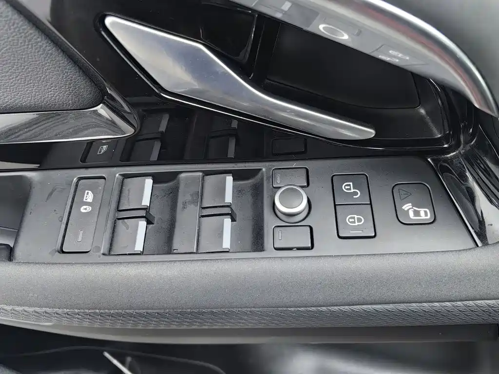 Land Rover Evoque — миниатюра 9