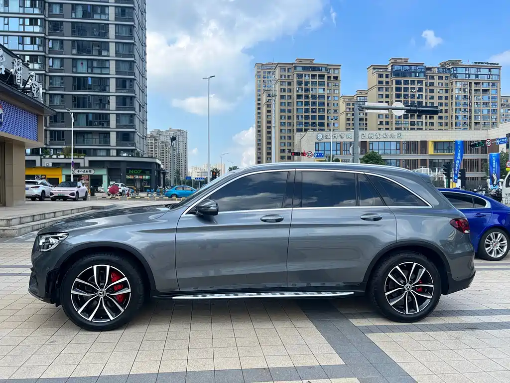 MERCEDES-BENZ GLC